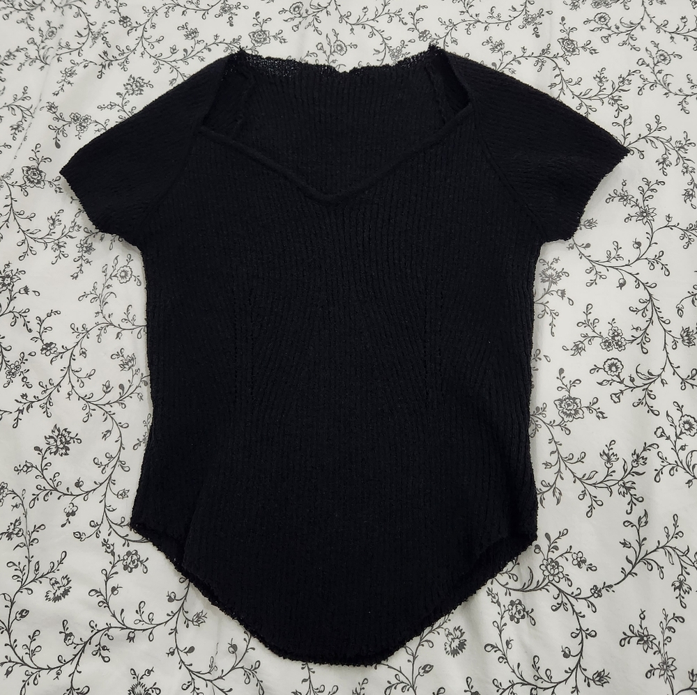 Black sweetheart neckline knit top